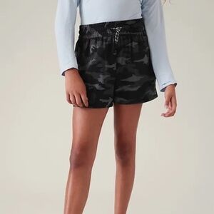 Athleta Girl Play More 3” Short Size XL Camo Black Grey Zip Pocket Gym NWOT NEW